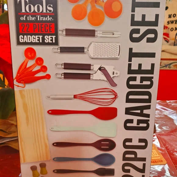 New Kitchen Gadget Set 22 Pcs New Tools of the Trade - Picture 1 of 2